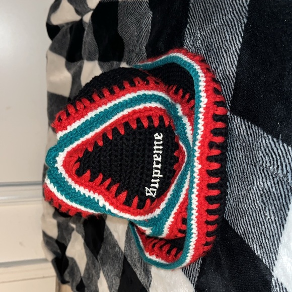 Supreme Crochet Bucket Hat - Picture 5 of 17